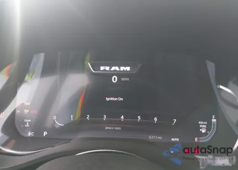 2025 Ram 1500 Big Horn 4X2 5'7 Box из США, поврежденный, VIN 1C6RREFG0SN712326